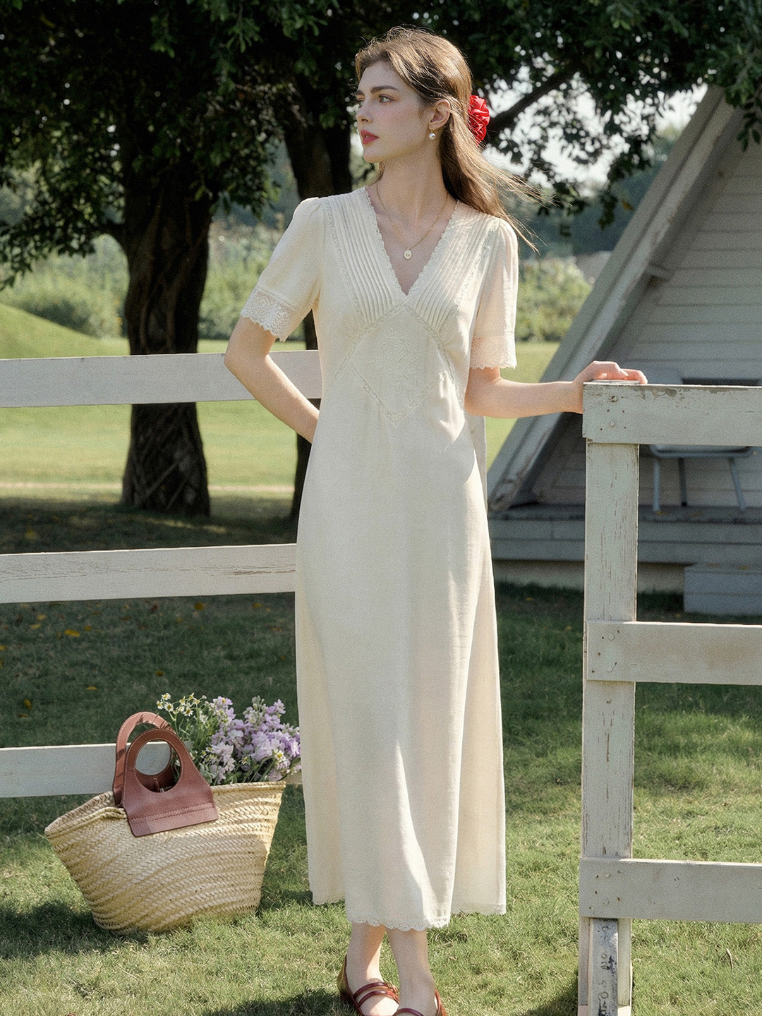 Lyra Simple V-Neck Dress