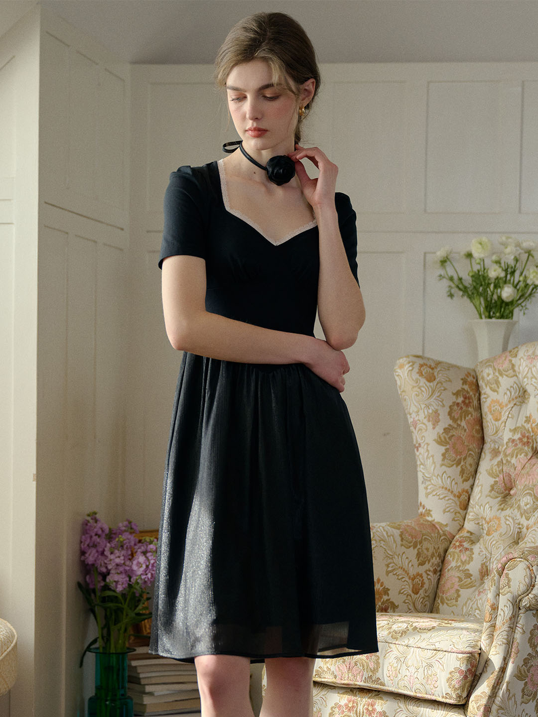 【Final Sale】Viviana Color Block Lace & Rhinestone-Studded Collar Dress (No Rose Choker)