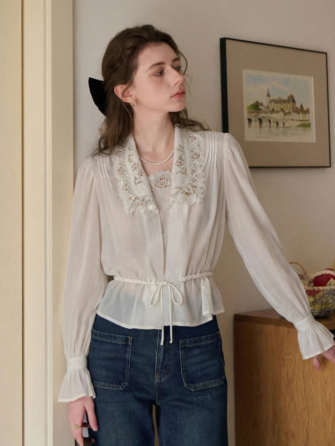 Vada Lace Collar Embroidery Blouse