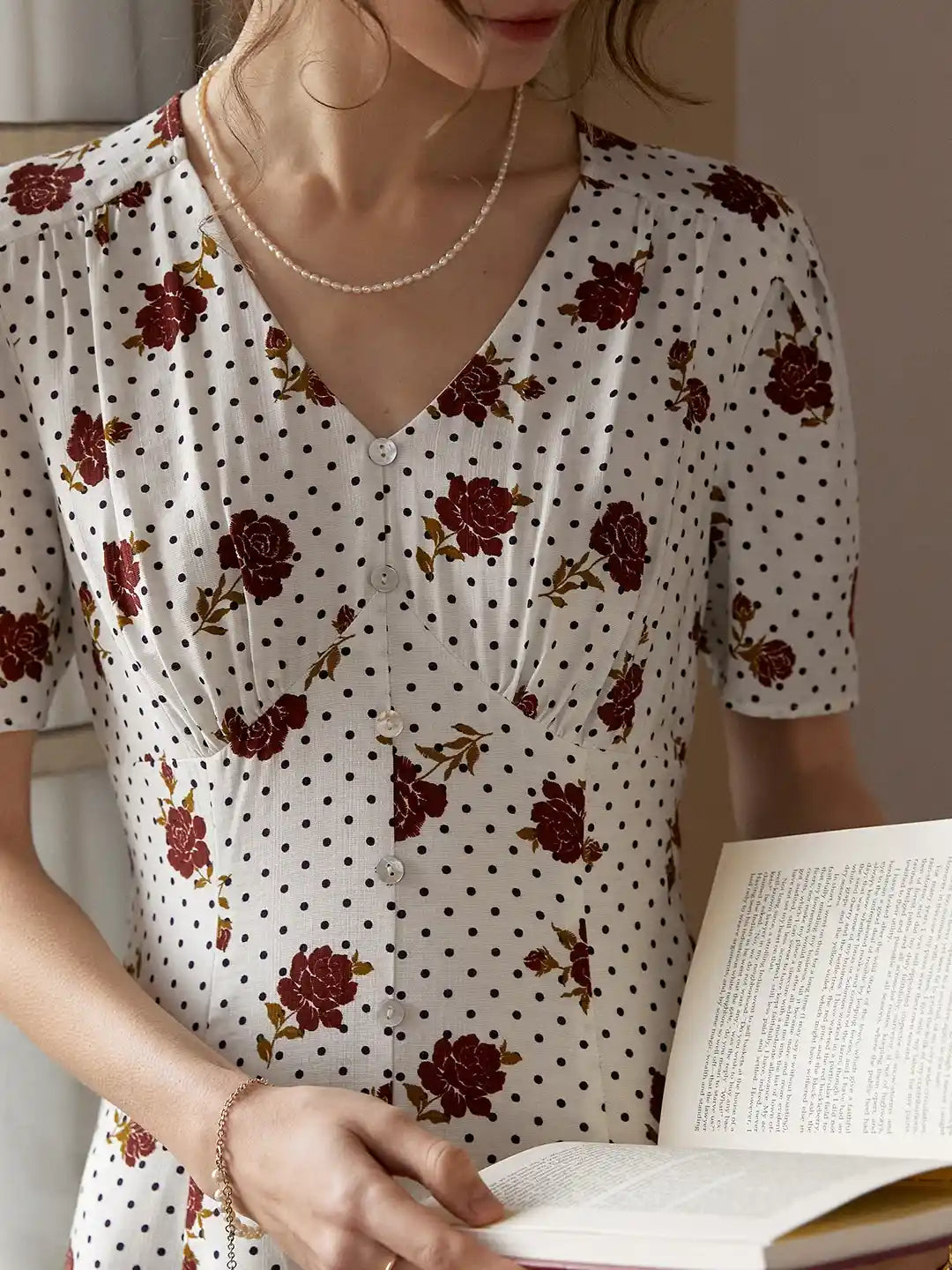 Saanvi Retro V-Neck Printed Dress