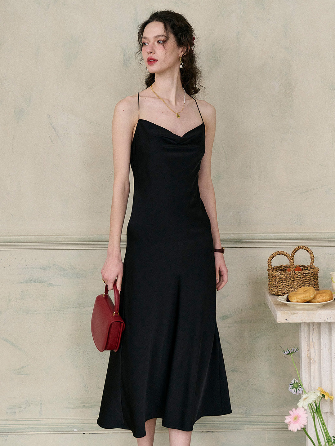 Final SaleAmaris Versatile V-Neck Back Lace-up Black Suspender Dress Final SaleAmaris Versatile V-Neck Back Lace-up Black Suspender Dress