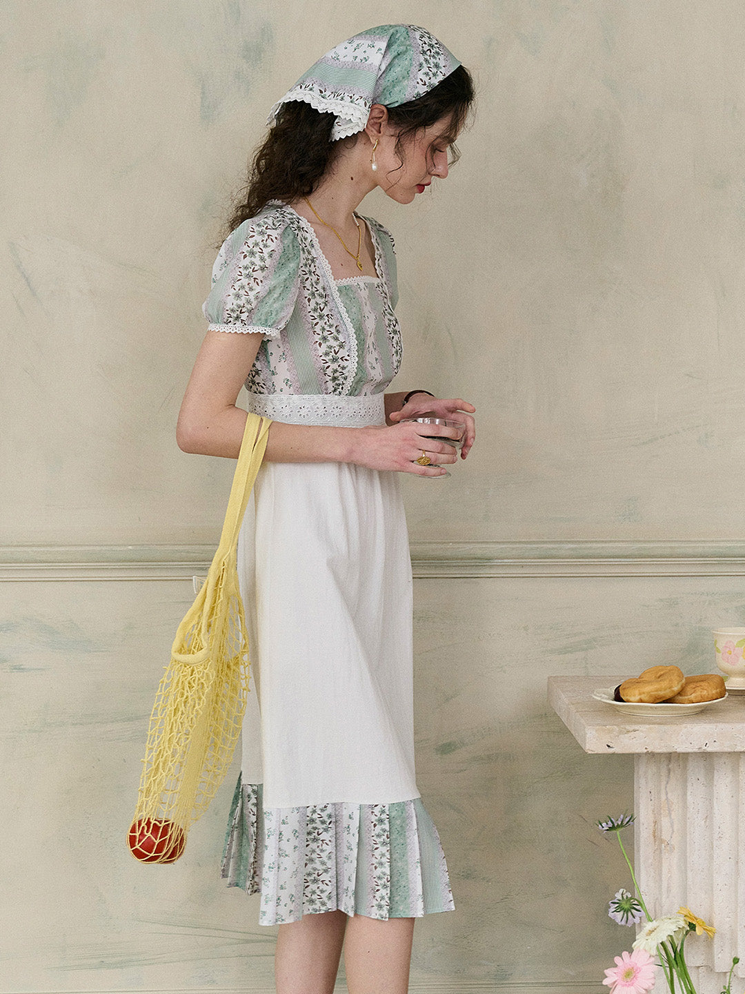 【Final Sale】Bria Square Collar Contrasting Trimmed Floral Pleated Dress