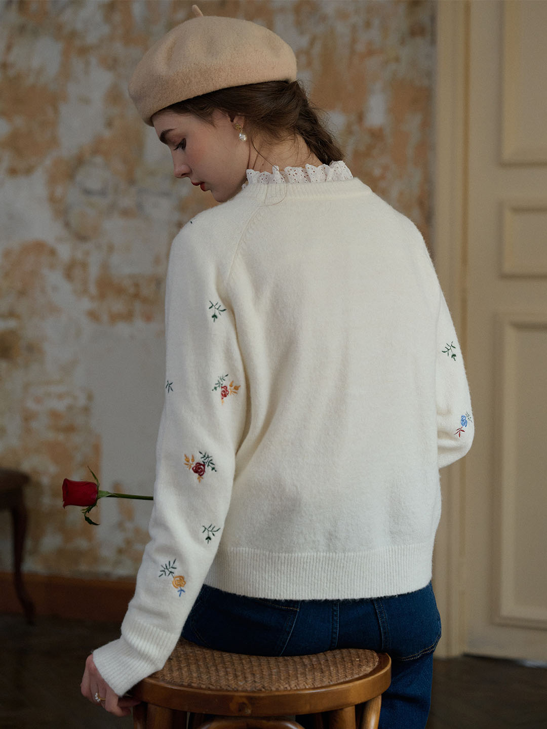 【Final Sale】Melody Floral Embroidery Raglan Sleeve Sweater