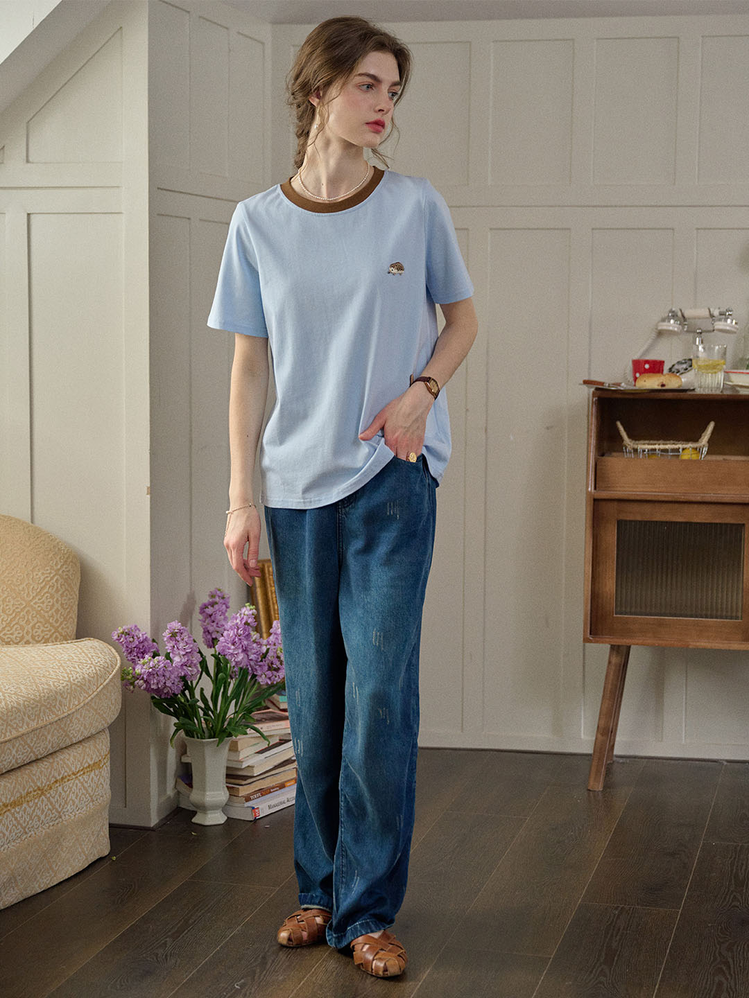 (Add-on Item) Annalise Contrasting Color Crew Neck SR Exclusive Design Embroidered Logo Cotton T-shirt