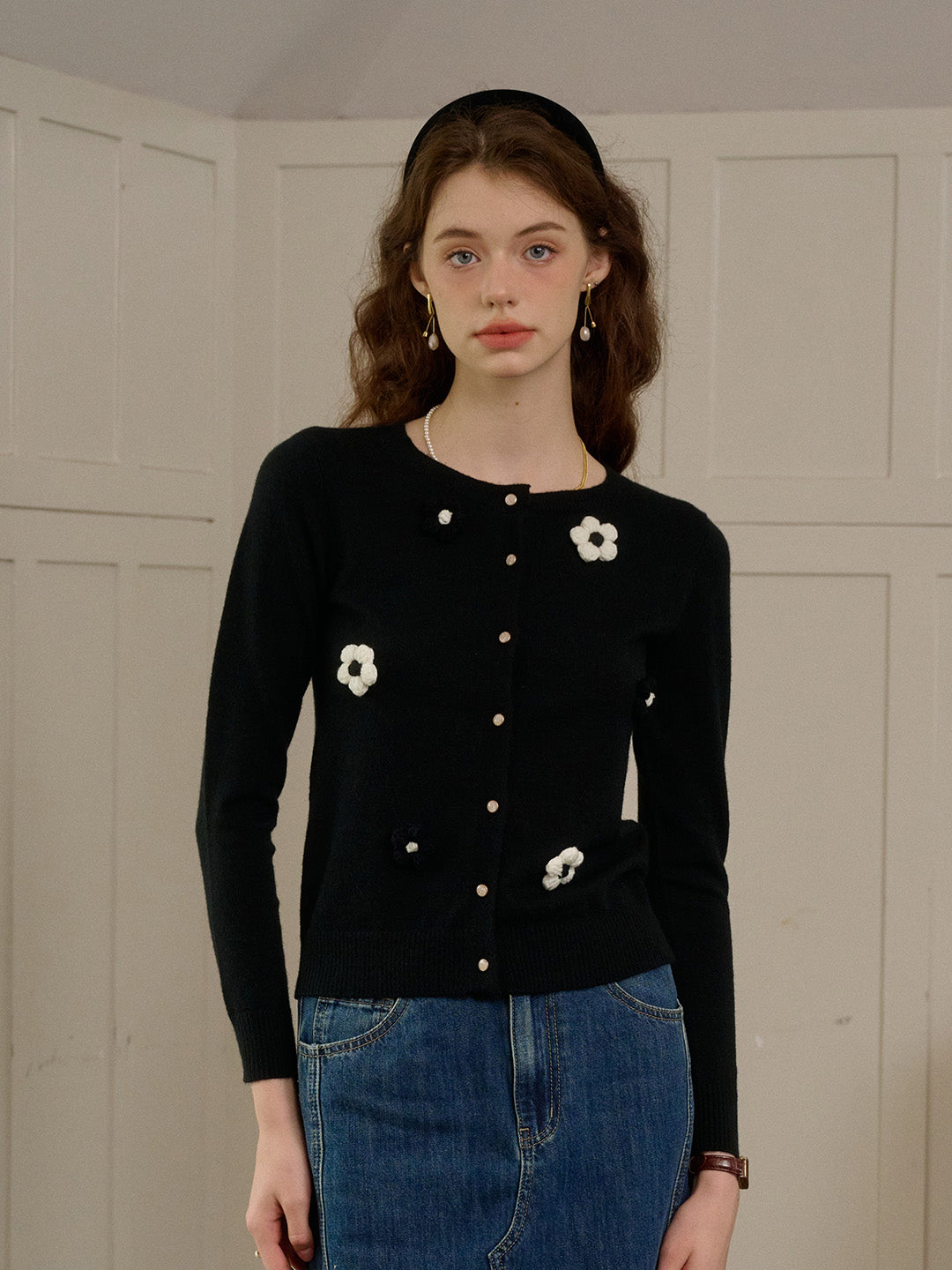 【Final Sale】Layla Round Neck 3D Flower Cardigan
