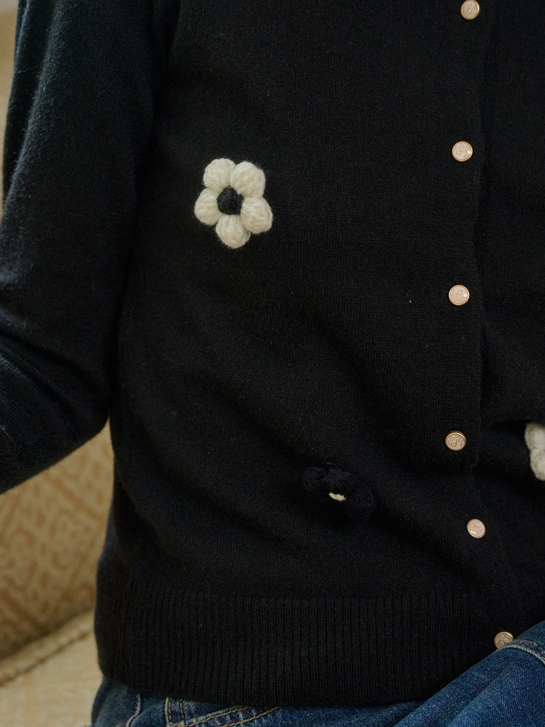【Final Sale】Layla Round Neck 3D Flower Cardigan