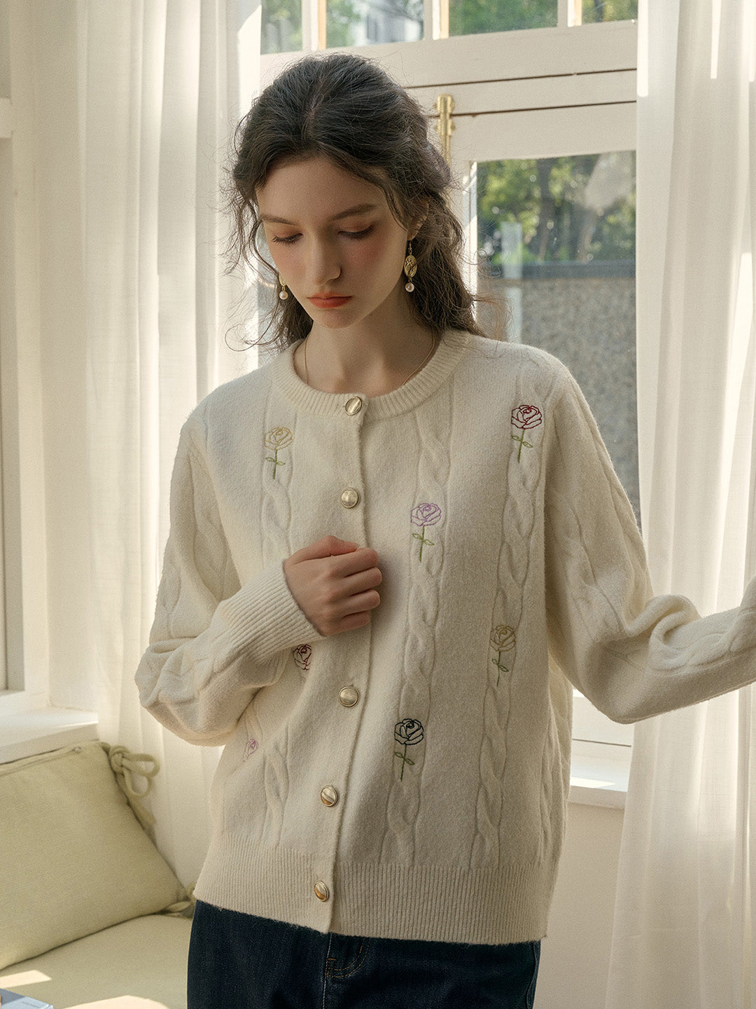 【Final Sale】Amyra Ribbed Round Neck Embroidery Cardigan