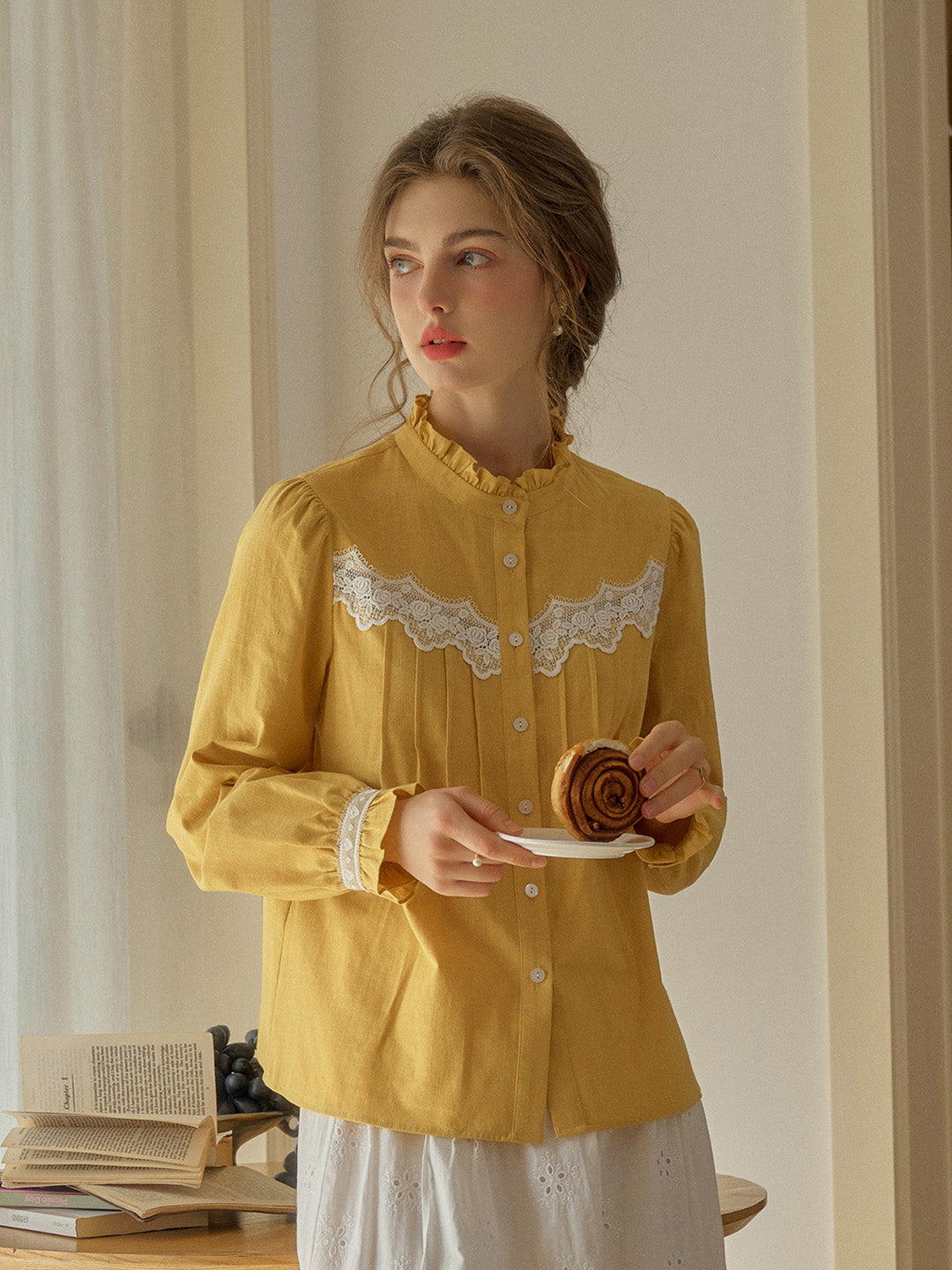 【Final Sale】Kitty Wavy Stand Collar Lace Blouse - Yellow