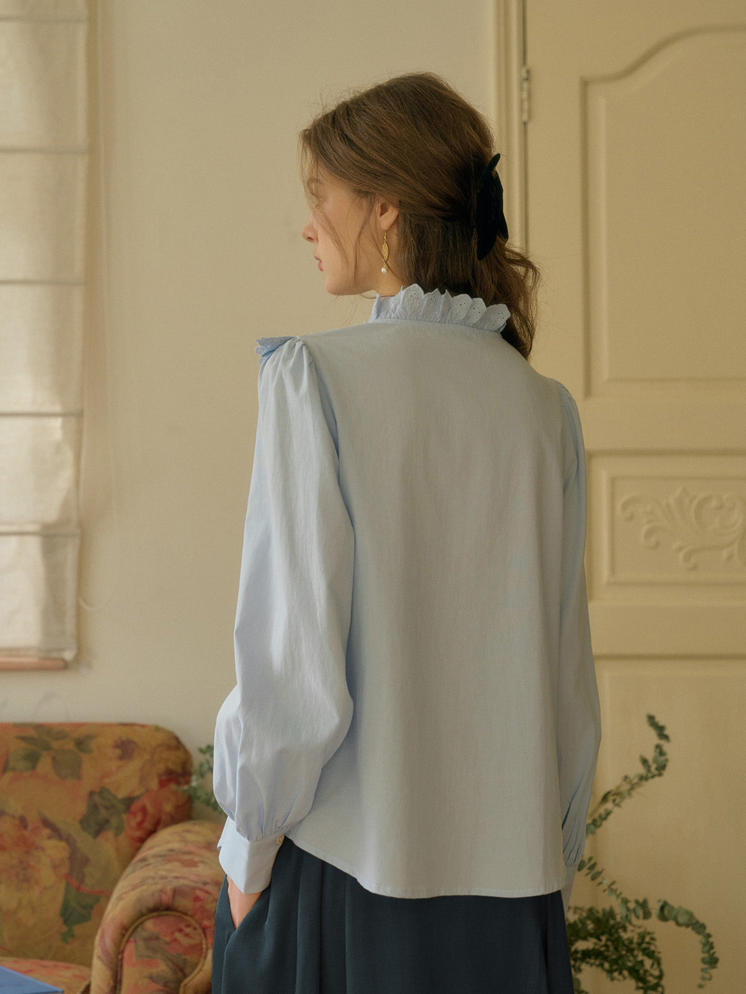 【Final Sale】Yareli Vintage Lace Panel Contrasting Lace-up Round Neck Blouse - Pink