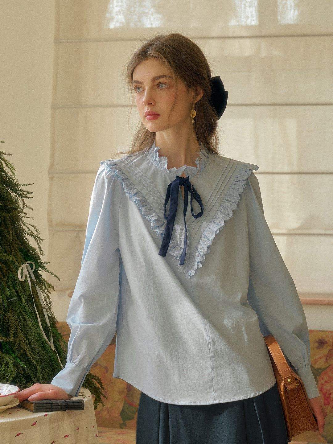 【Final Sale】Yareli Vintage Lace Panel Contrasting Lace-up Round Neck Blouse - Pink