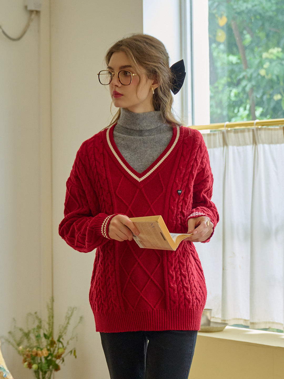 Reese V-Neck Constraing Ribbed Wool Sweater - Red