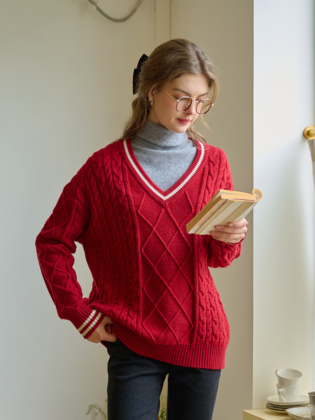 Reese V-Neck Constraing Ribbed Wool Sweater - Red