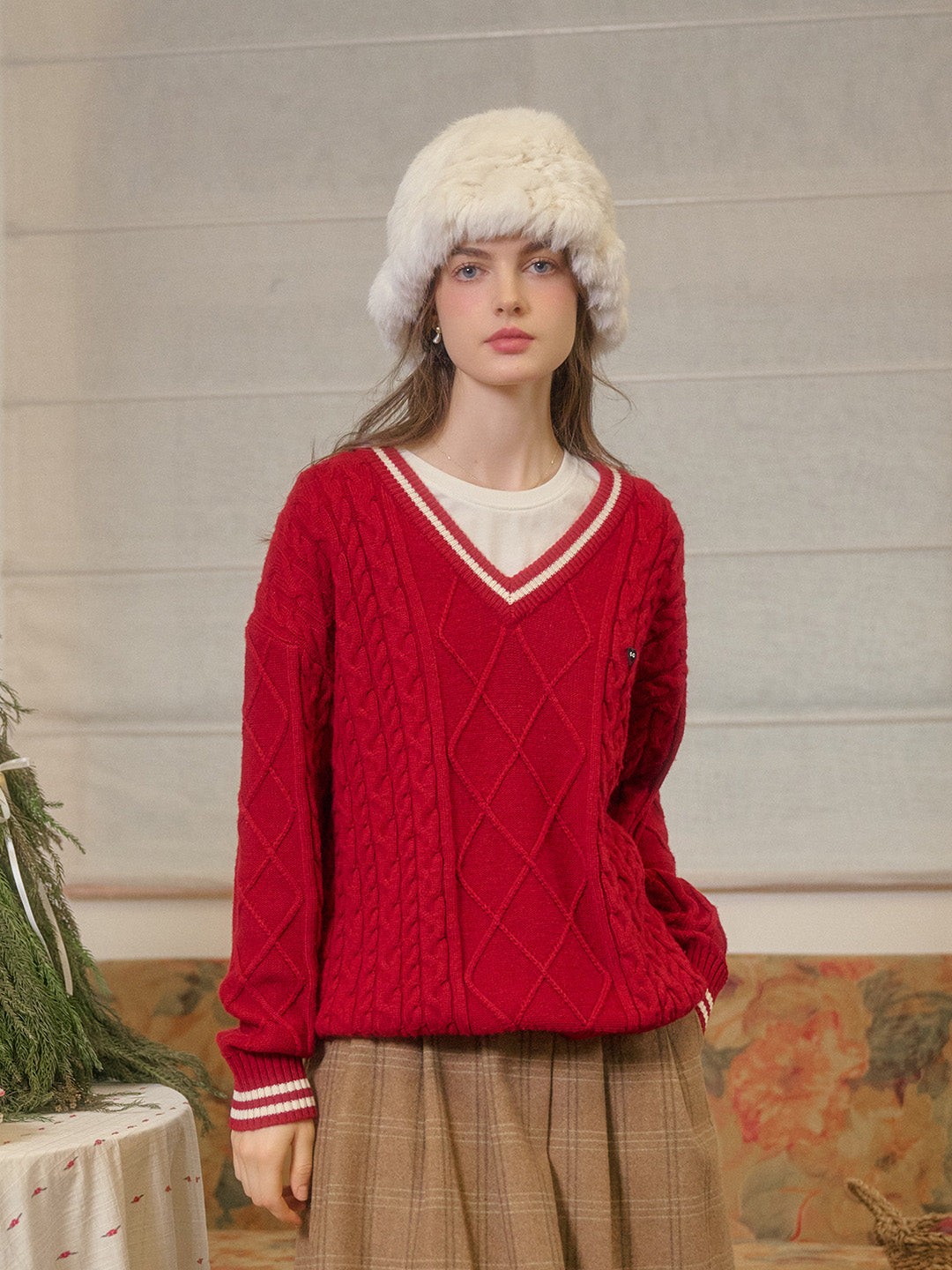 Reese V-Neck Constraing Ribbed Wool Sweater - Red