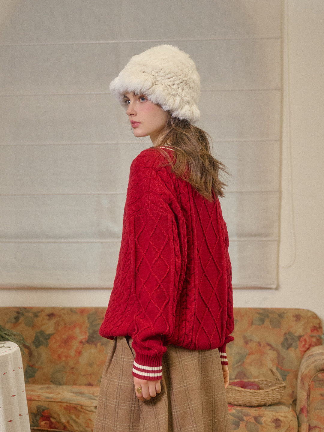 Reese V-Neck Constraing Ribbed Wool Sweater - Red