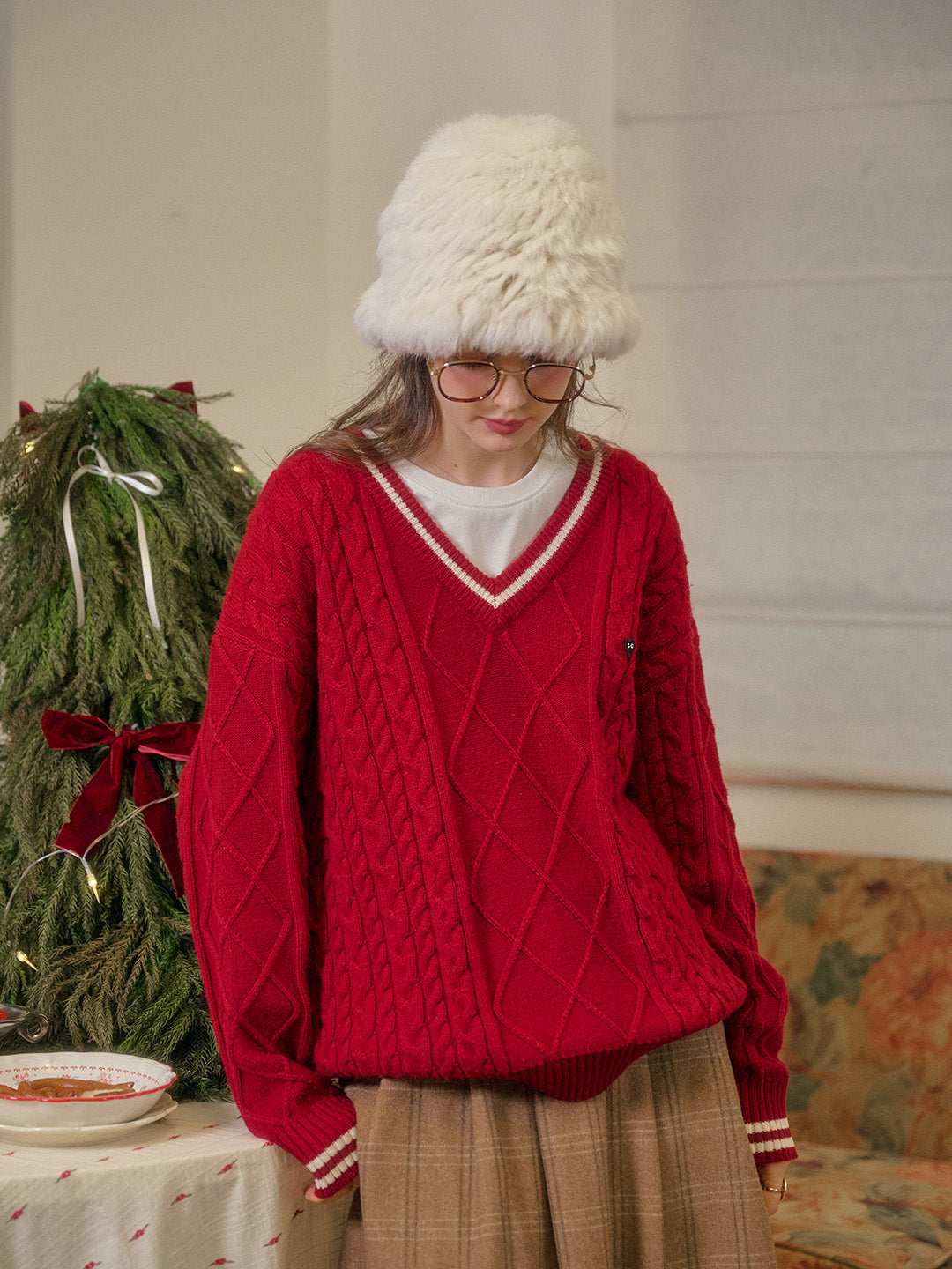 Reese V-Neck Constraing Ribbed Wool Sweater - Red