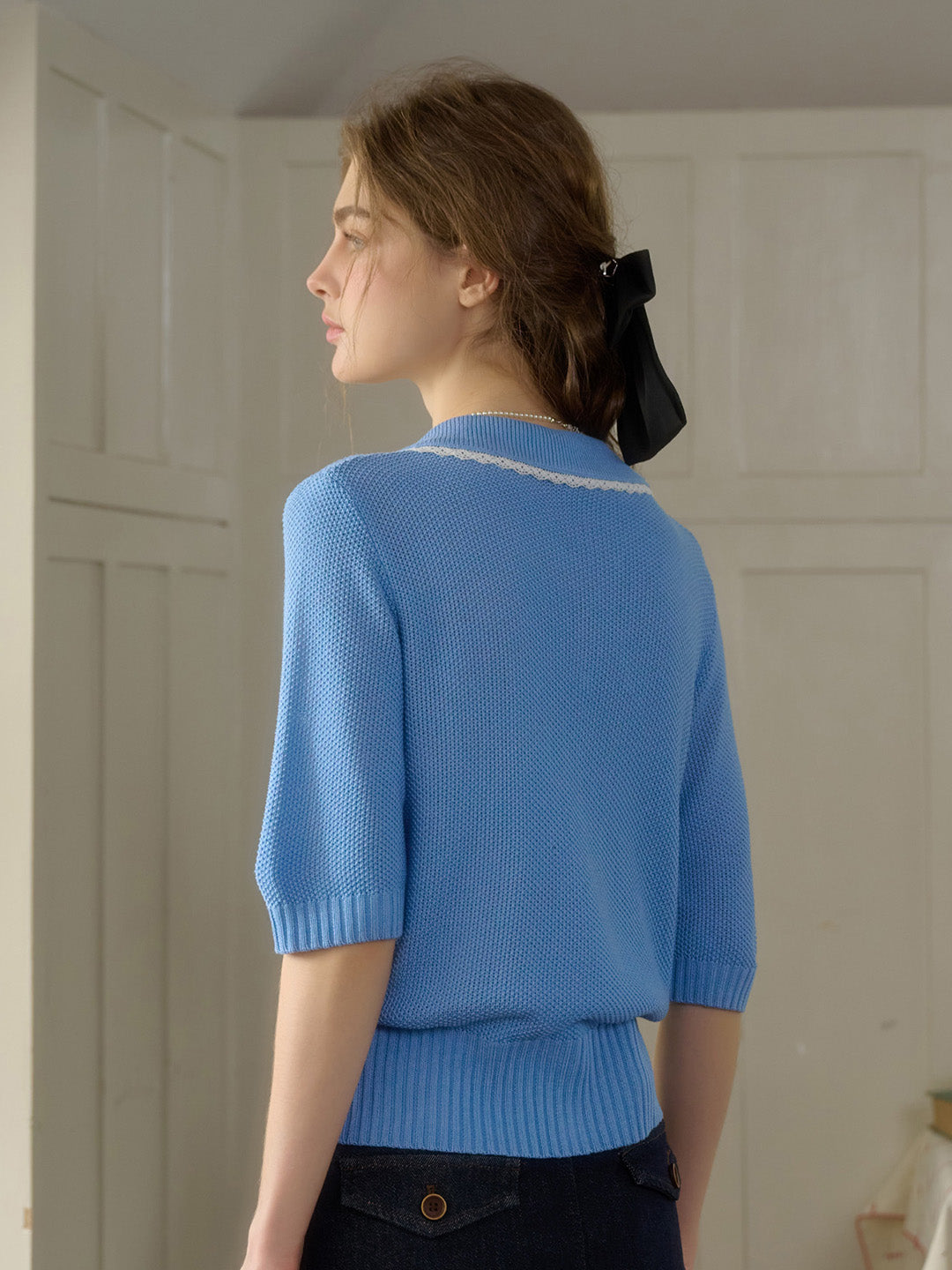 【Final Sale】Zoe Wavy Collar Embroidery Knit Blouse