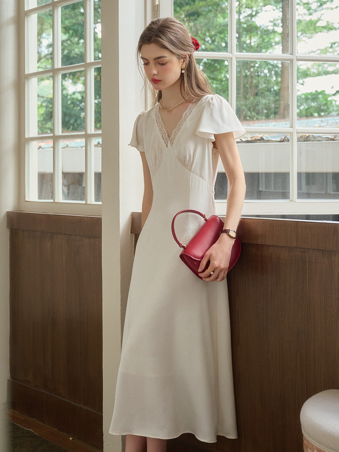 Noa V-Neck Lace Dress