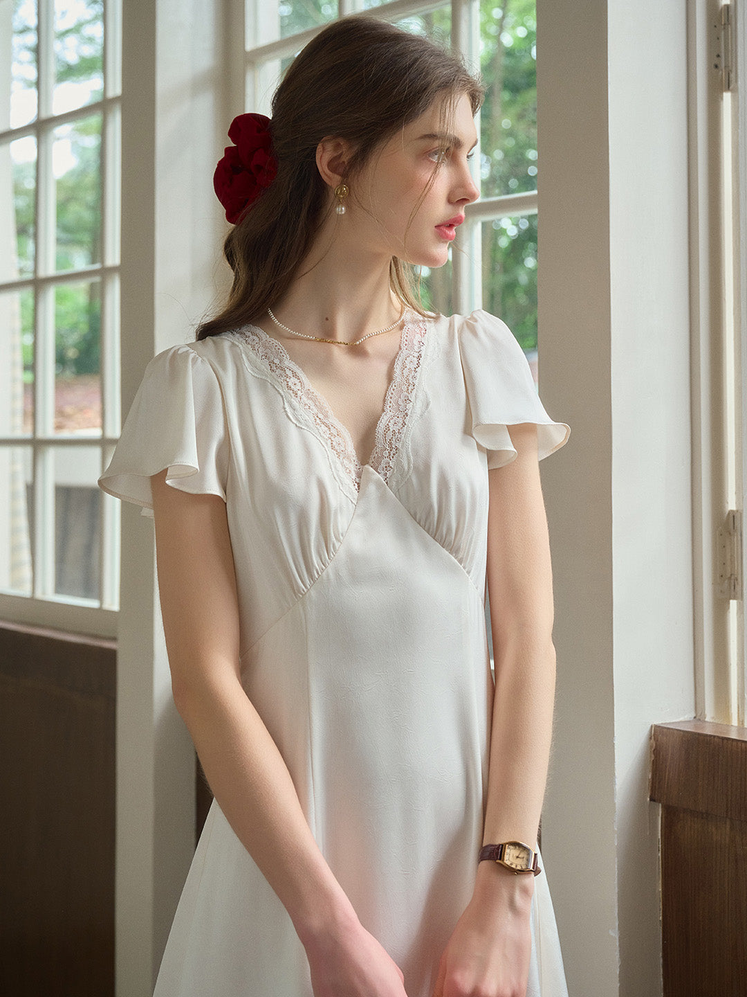 Noa V-Neck Lace Dress