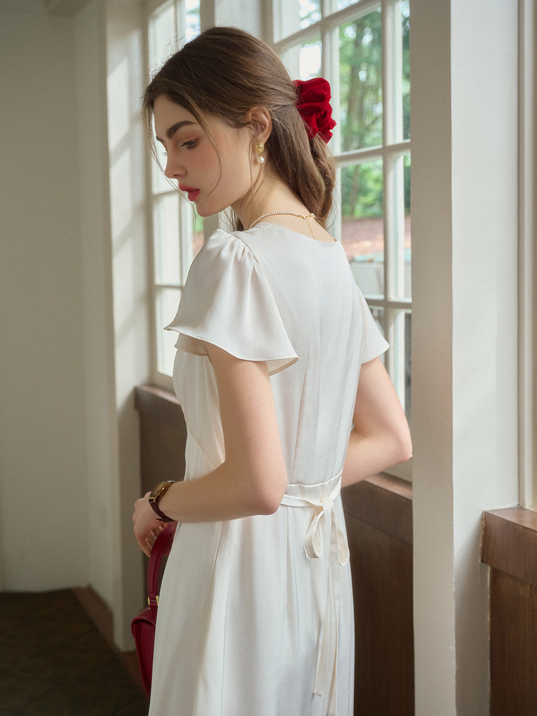 Noa V-Neck Lace Dress