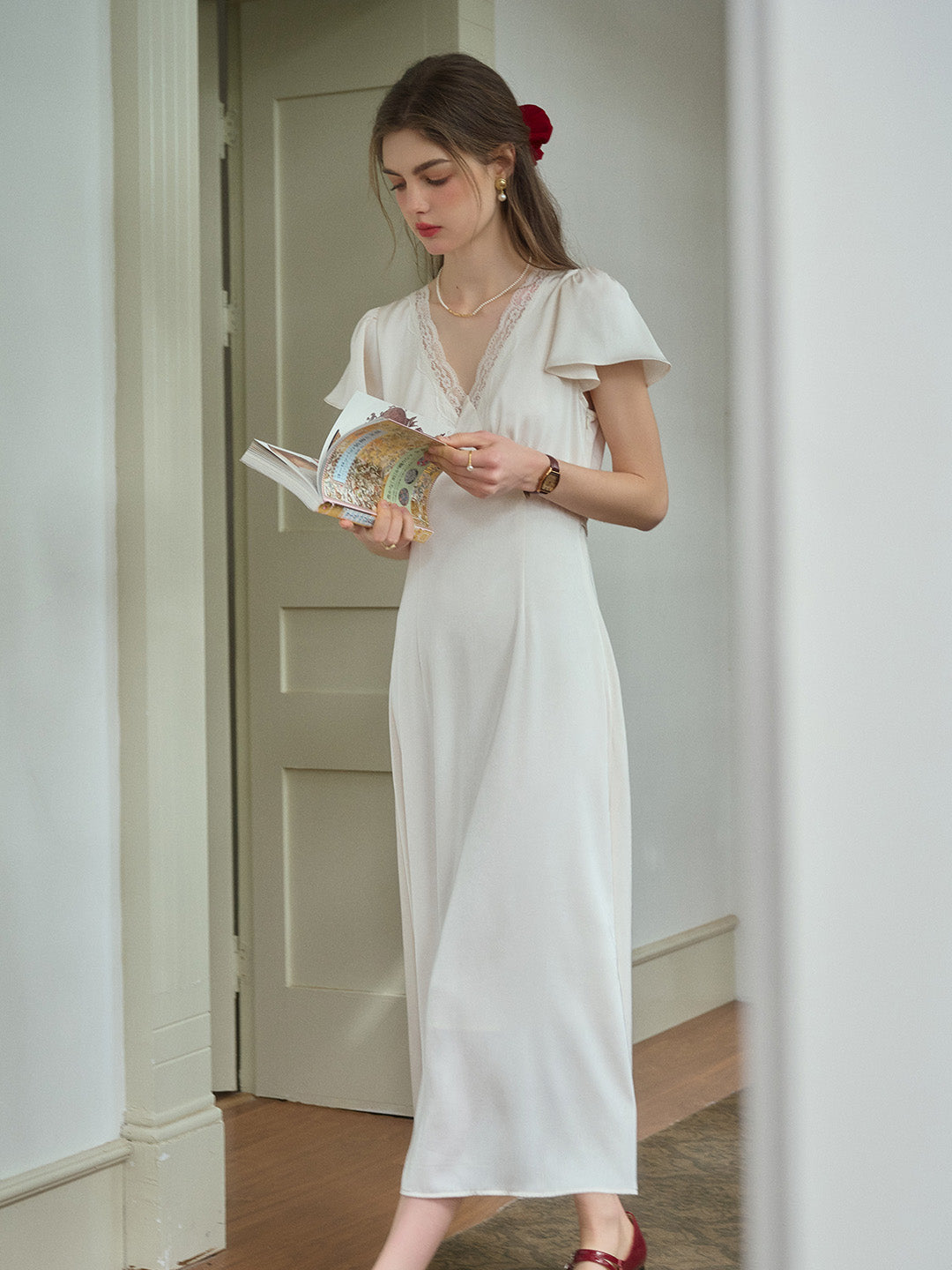 Noa V-Neck Lace Dress