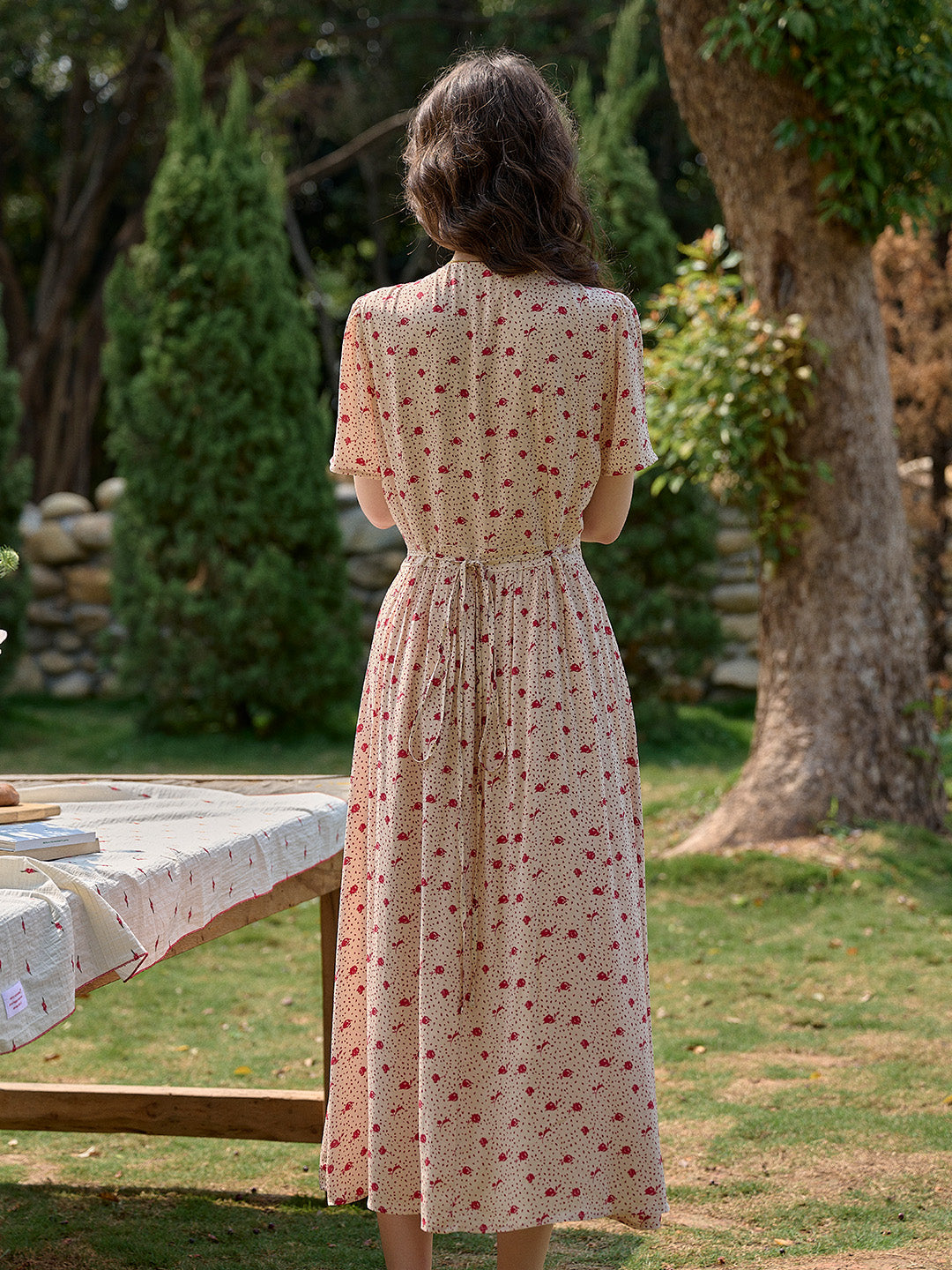 【Final Sale】Thea Ruffle V-Neck Floral Dot Dress