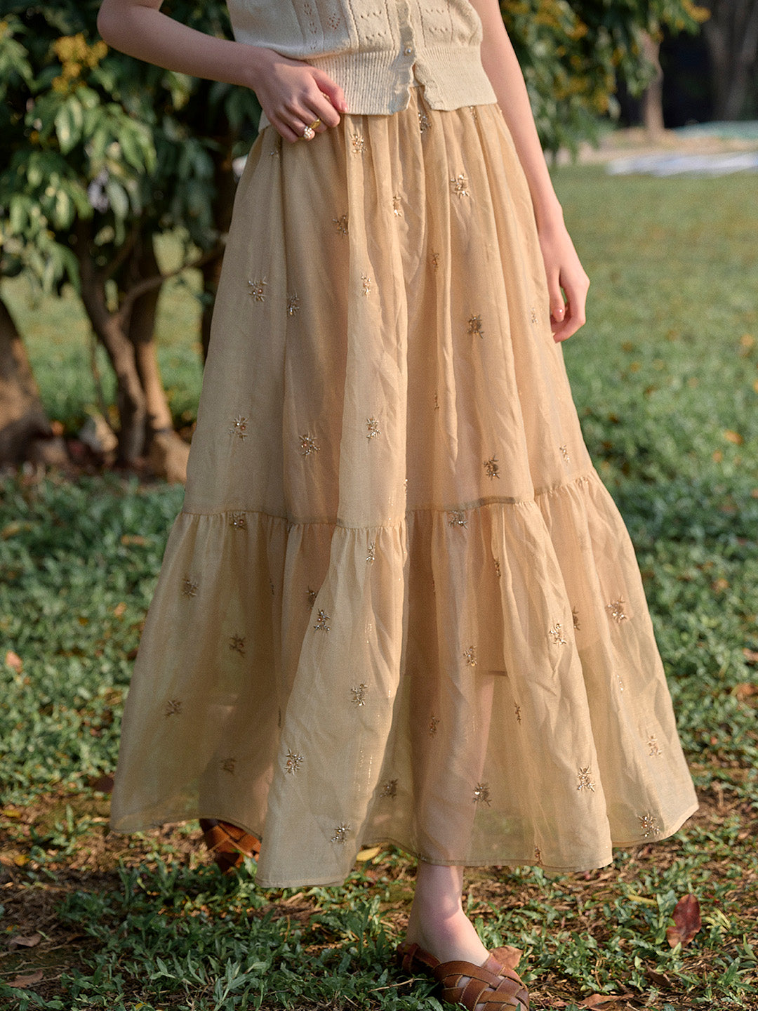 Gwendolyn Embroidery Midi Skirt