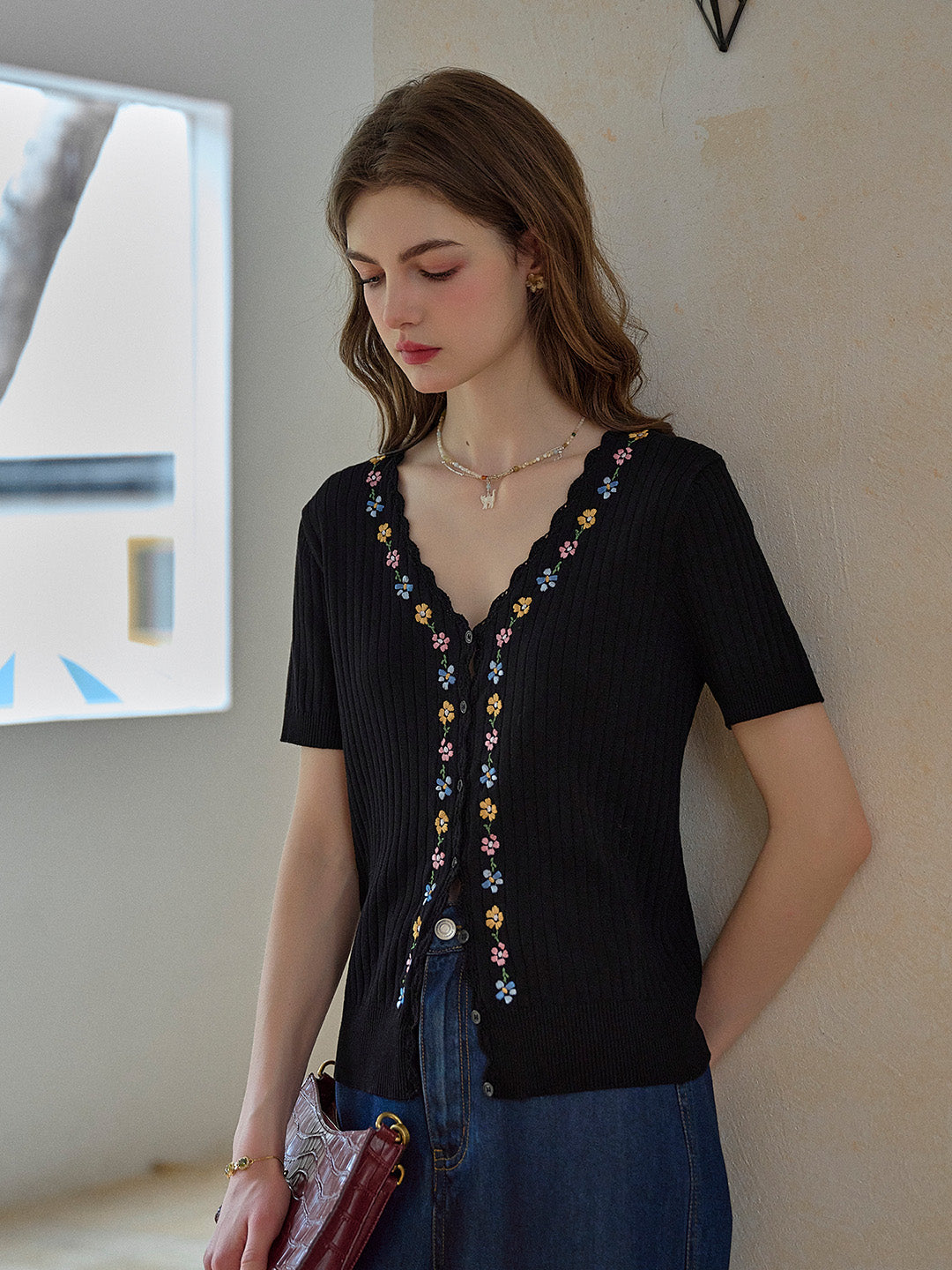 Tiana Wavy Neck Embroidery Cardigan