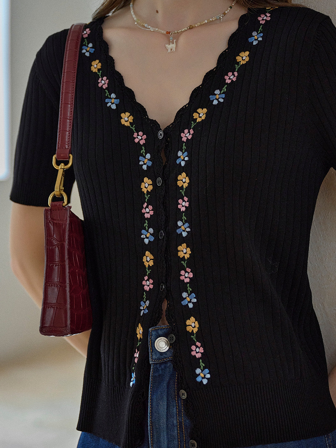 Tiana Wavy Neck Embroidery Cardigan