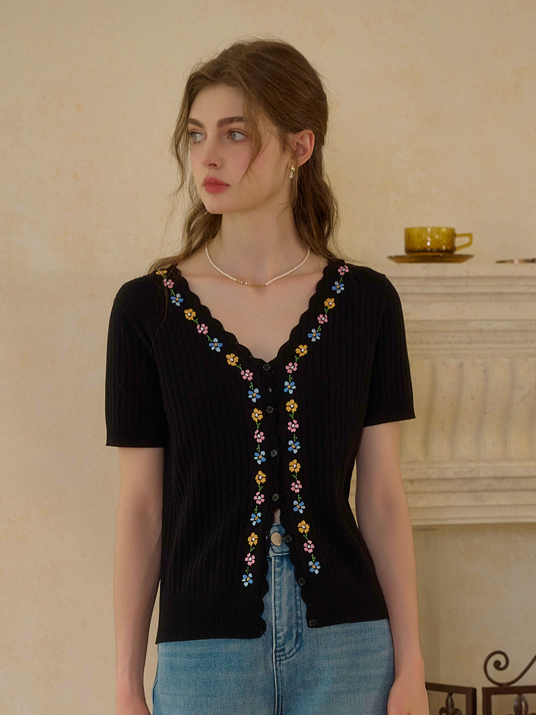 Tiana Wavy Neck Embroidery Cardigan