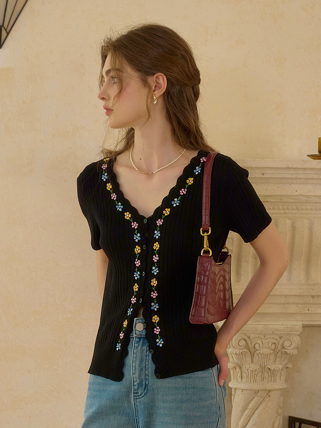 Tiana Wavy Neck Embroidery Cardigan