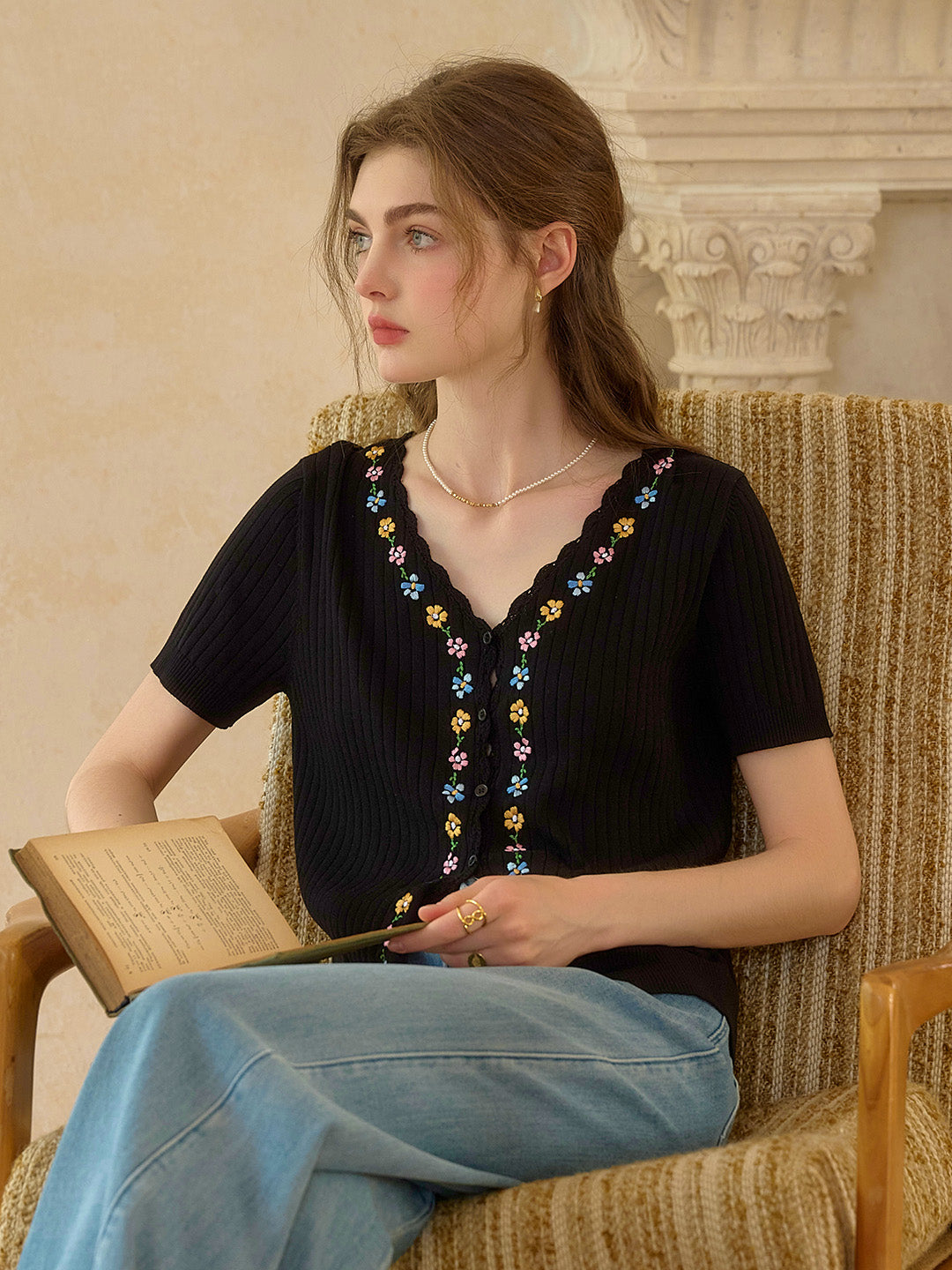 Tiana Wavy Neck Embroidery Cardigan