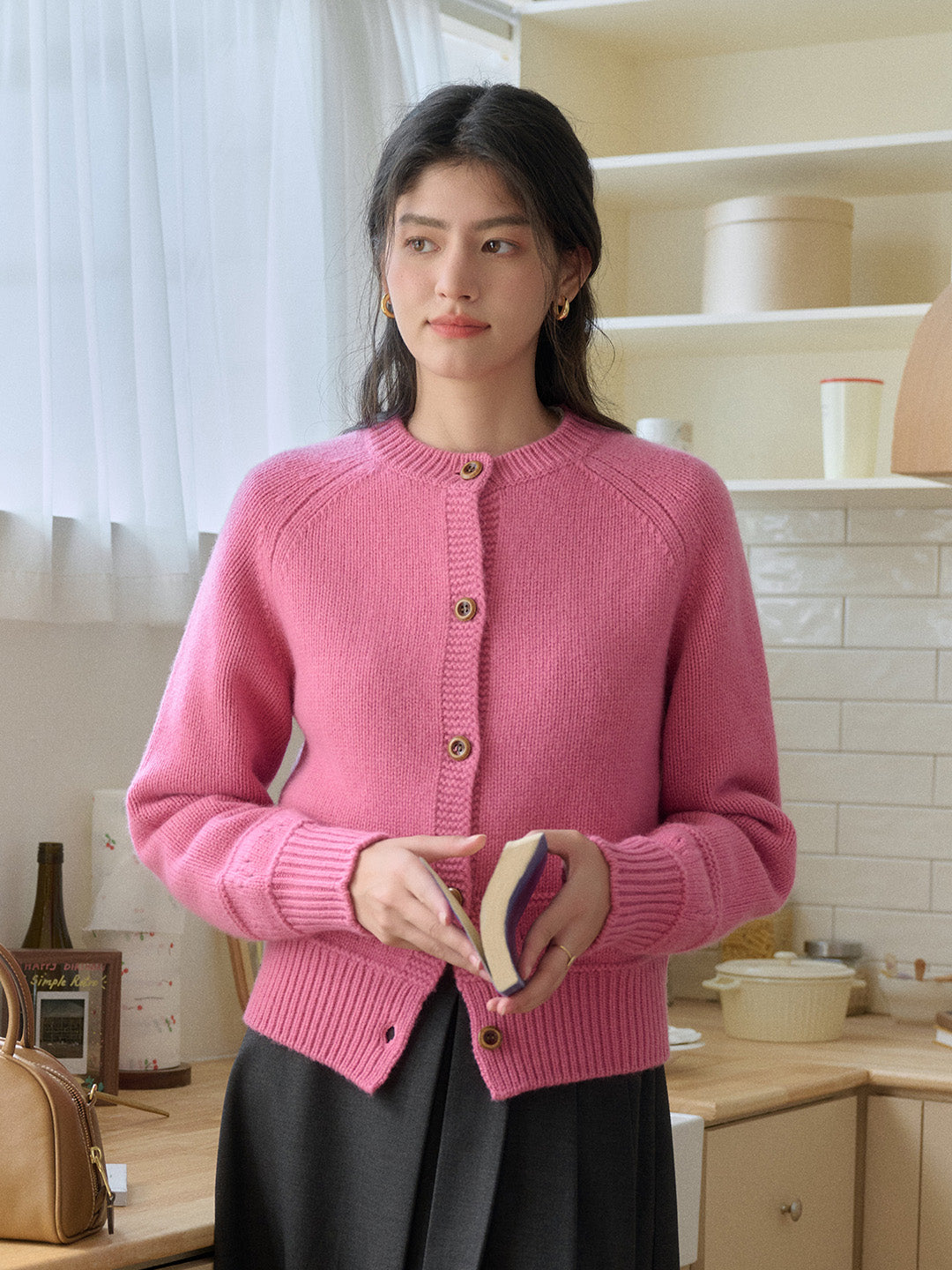 Alicia Round Neck Short 100%Wool Cardigan