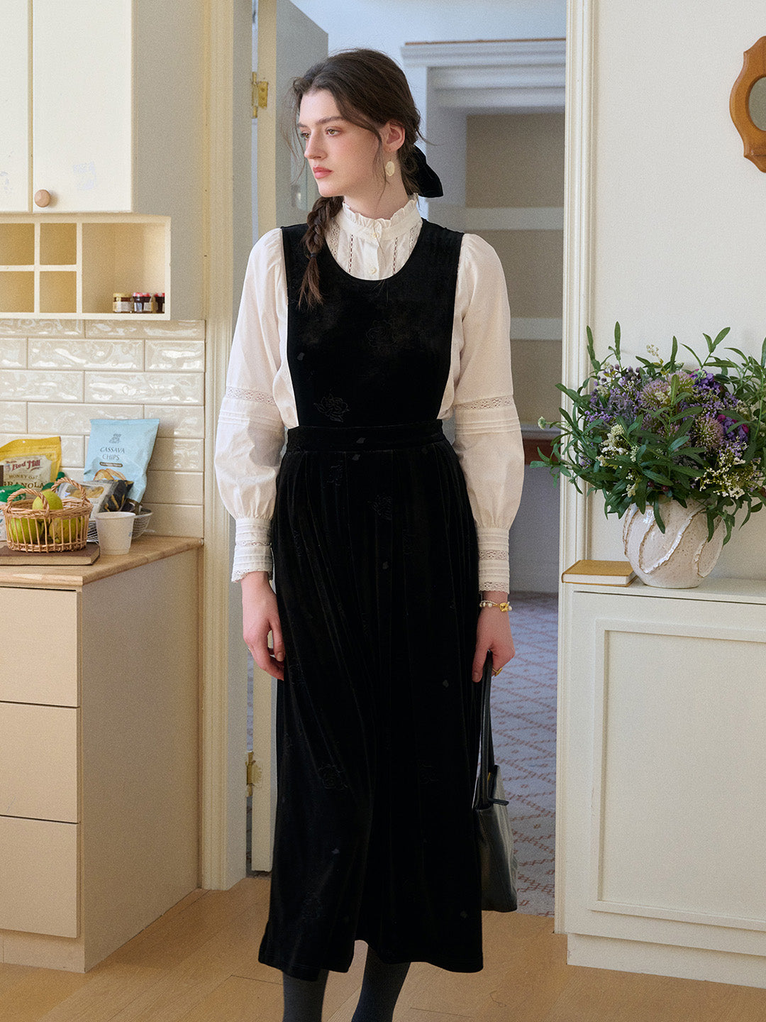 Jazlyn Round Neck Velvet Sleeveless Dress