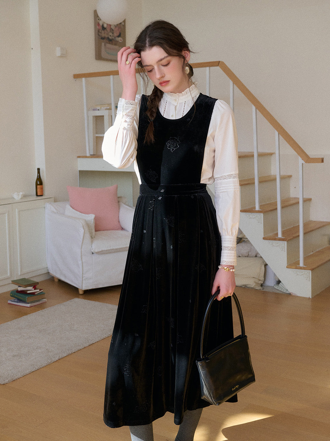 Jazlyn Round Neck Velvet Sleeveless Dress