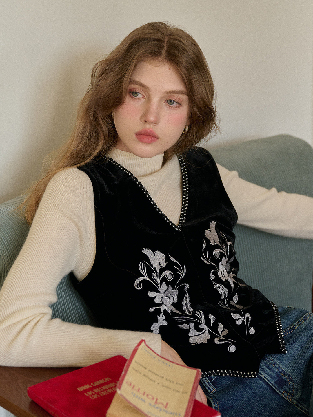Xiomara V-Neck Embroidery Velvet Vest