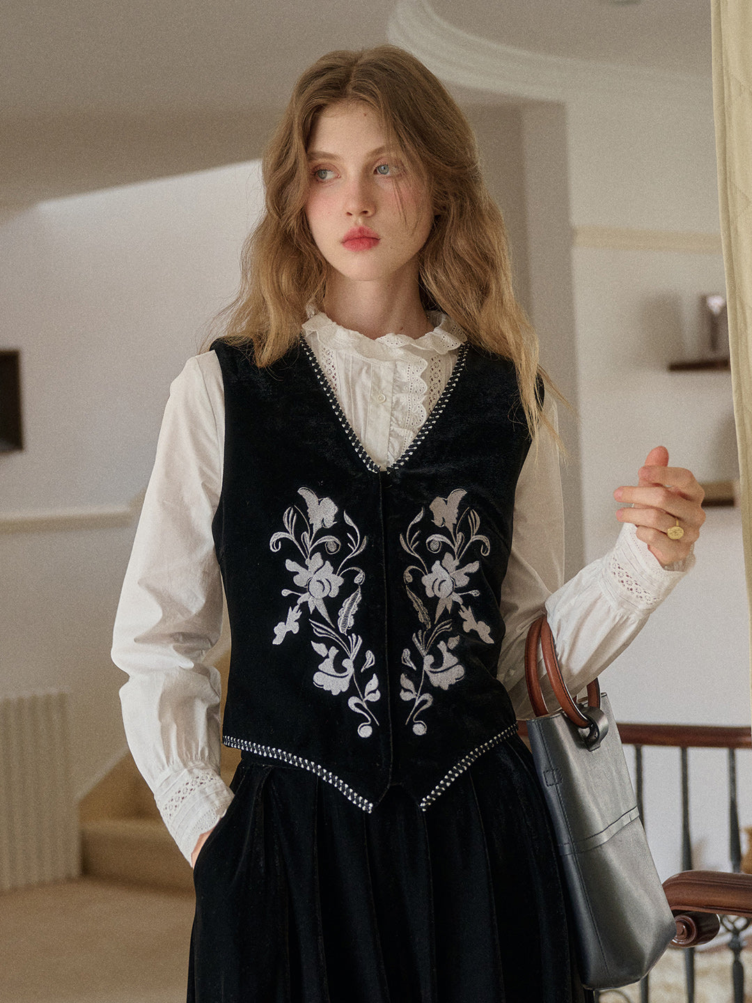 Xiomara V-Neck Embroidery Velvet Vest