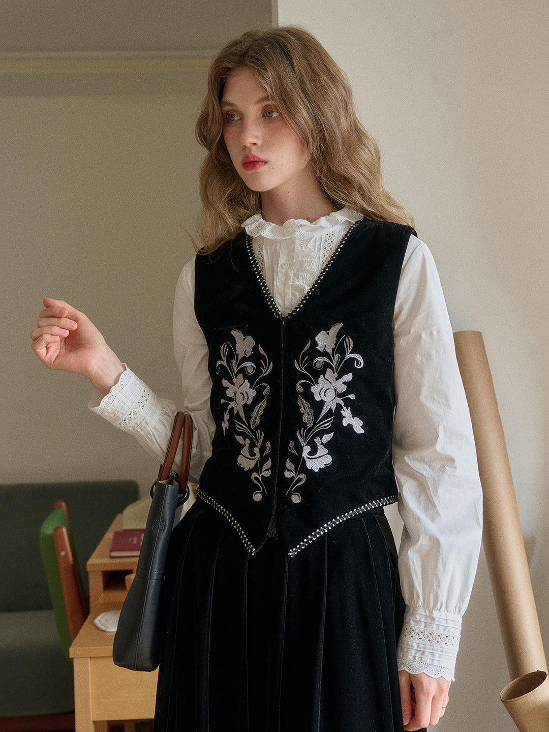 Xiomara V-Neck Embroidery Velvet Vest