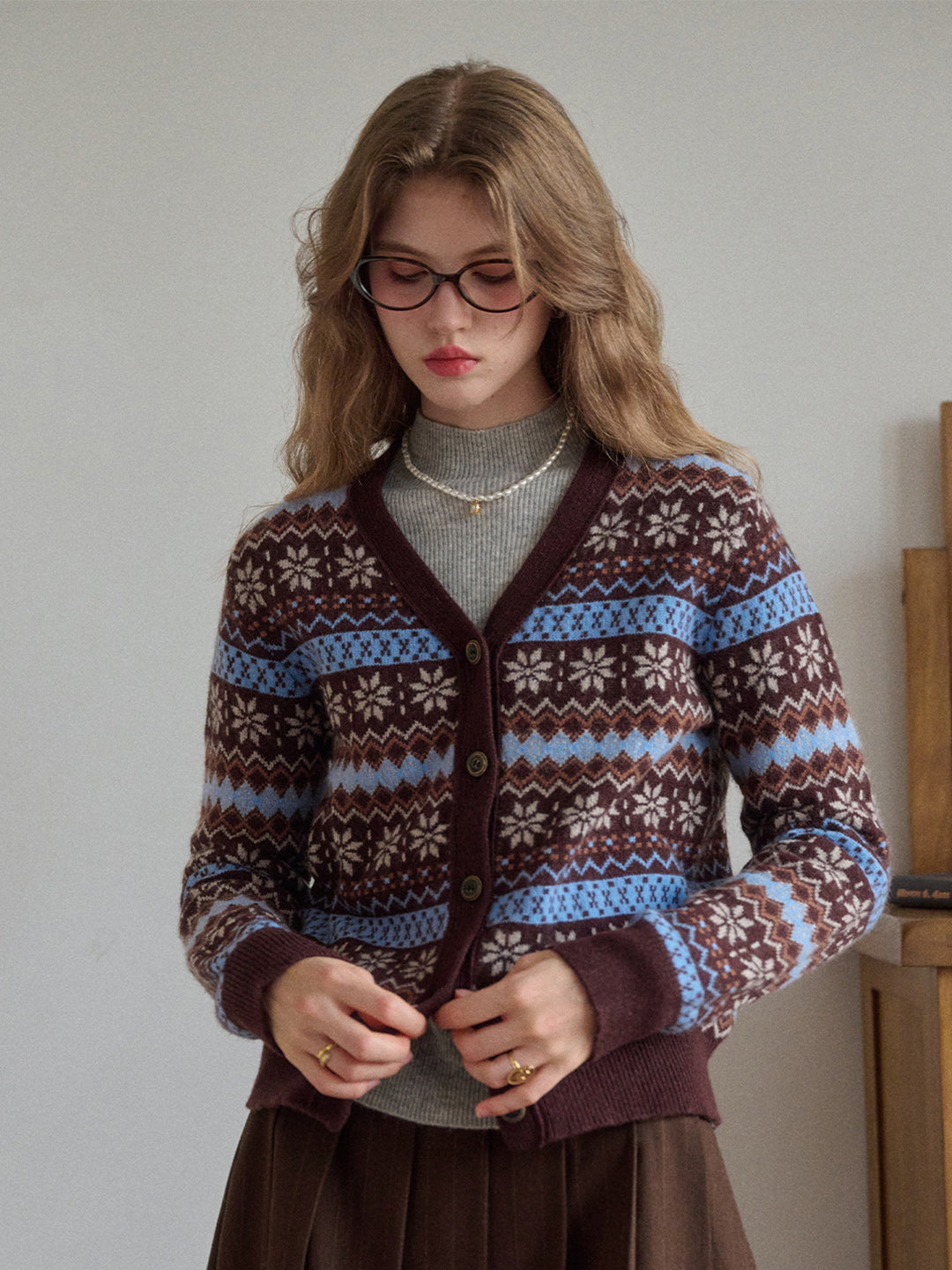 Scottie V-Neck Jacquard 100% Wool Cardigan