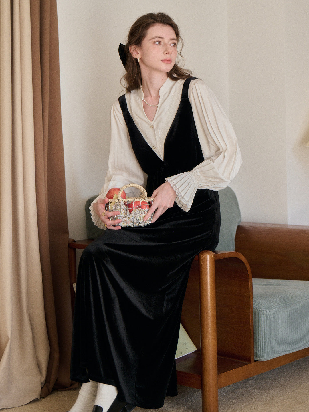 Rosalia V-Neck Velvet Dress