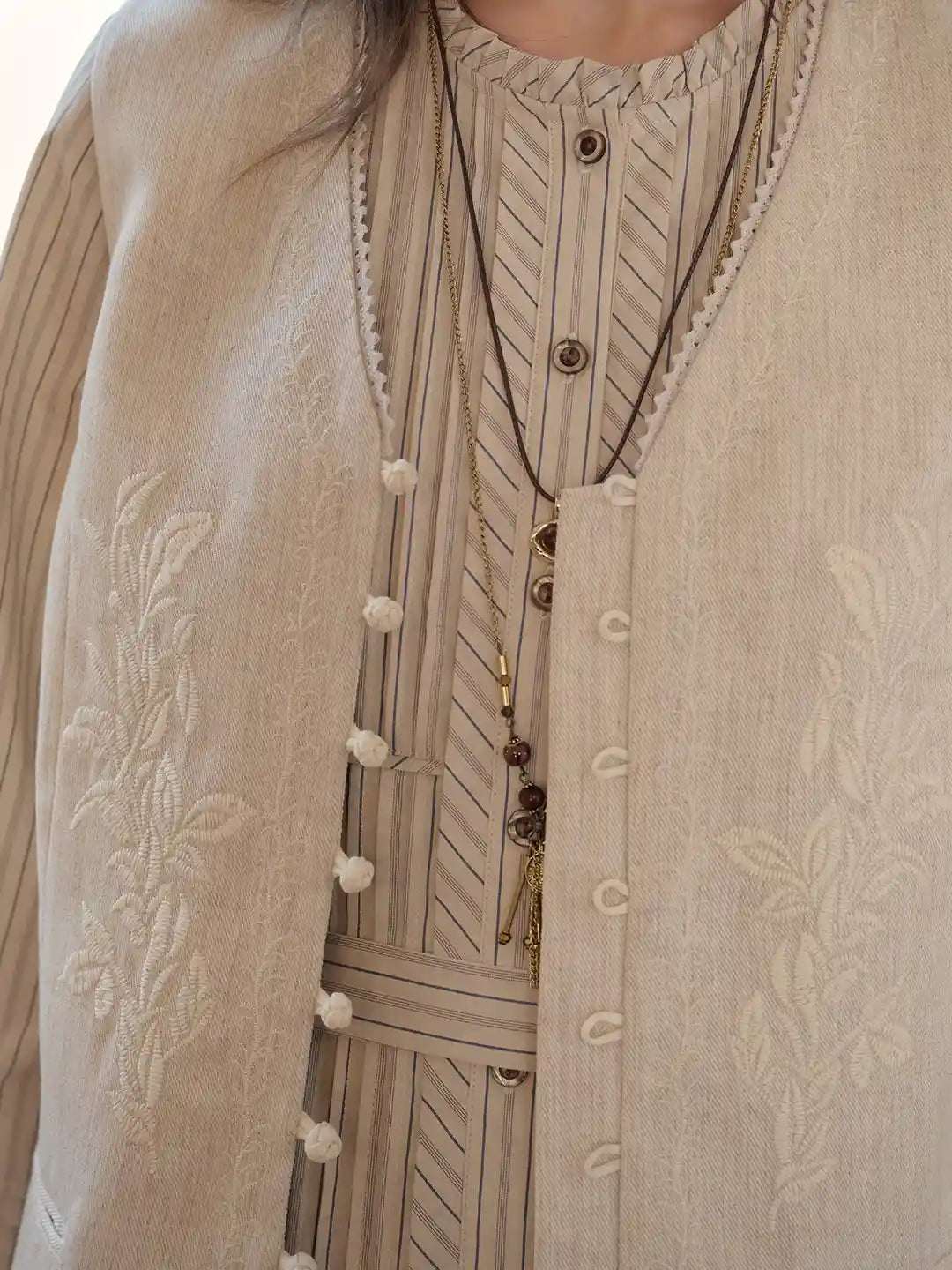 Jade V-Neck Embroidery Knot Button Vest