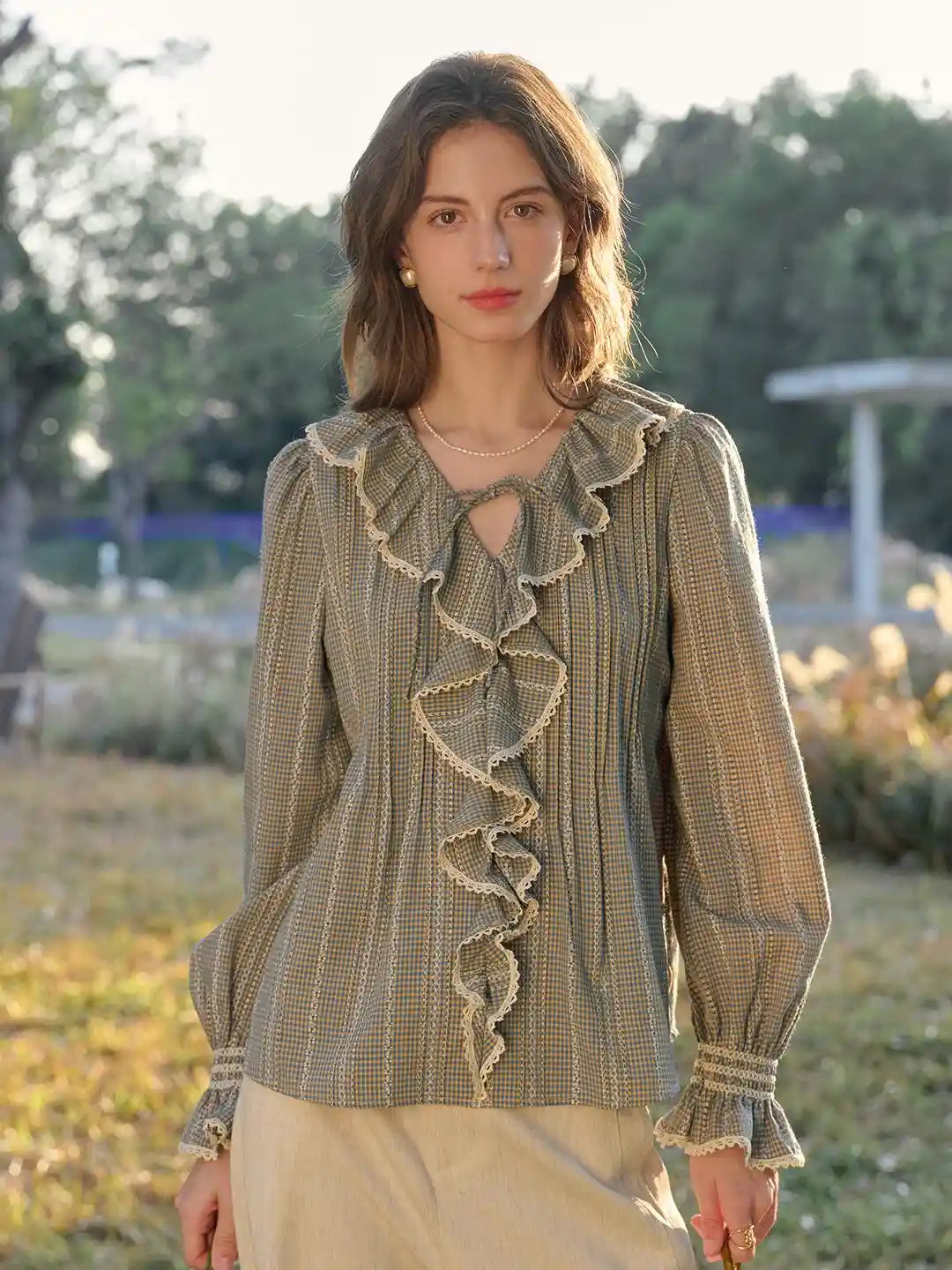 Final Sale】Celia V-Neck Ruffle Lace Blouse