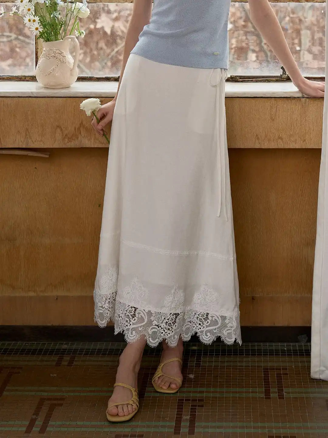 Saanvi Lace Linen Skirt