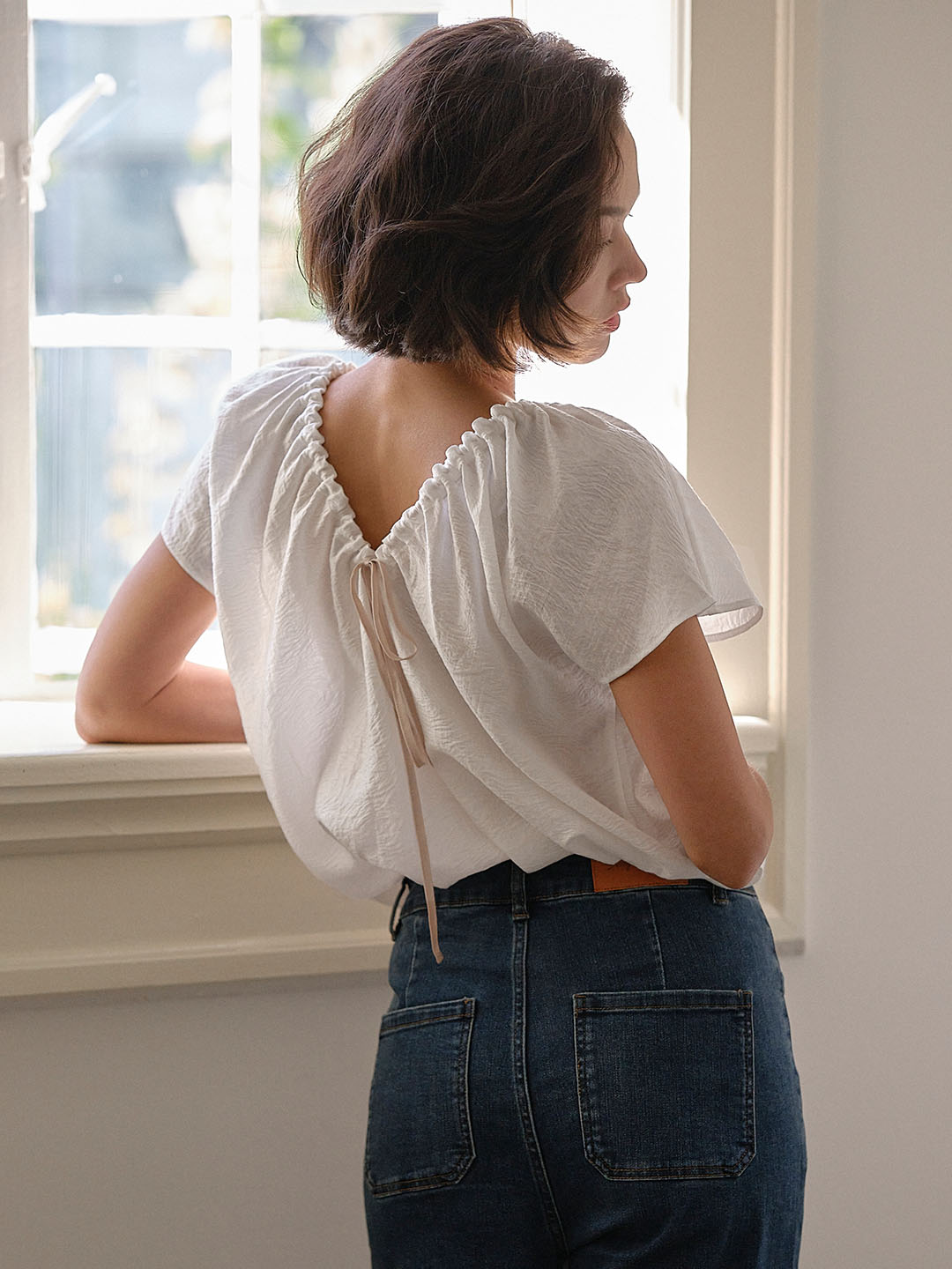 Selene Simple White Loose Blouse