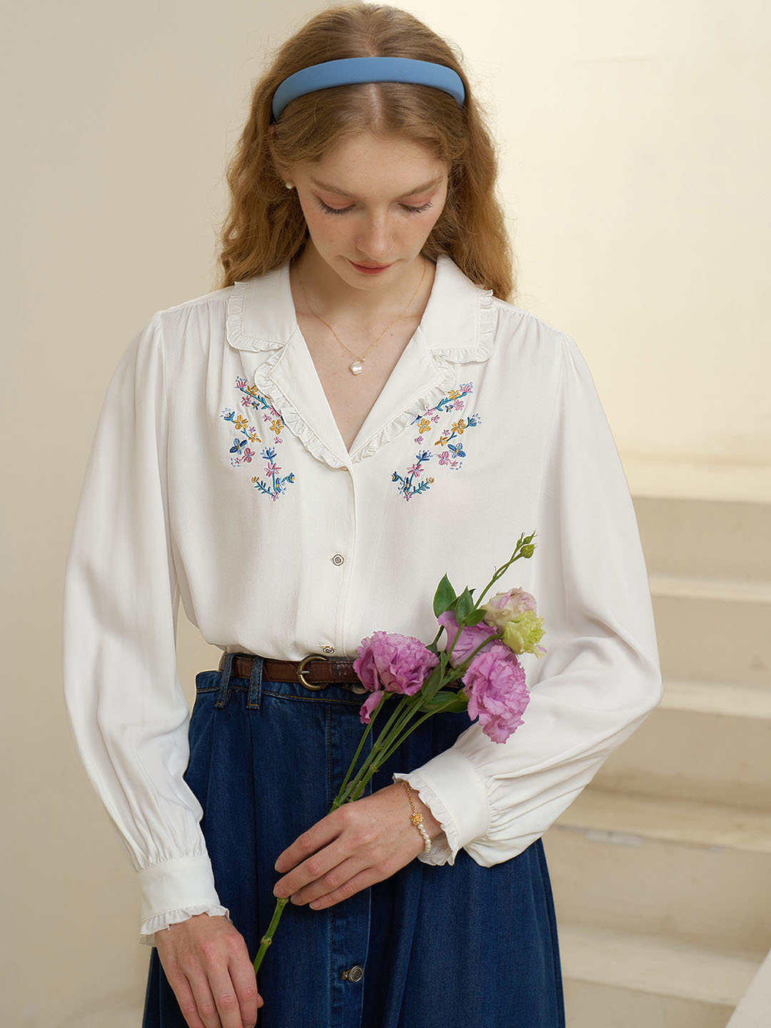 【Final Sale】Convallaria Floral Embroidered White Puff Top