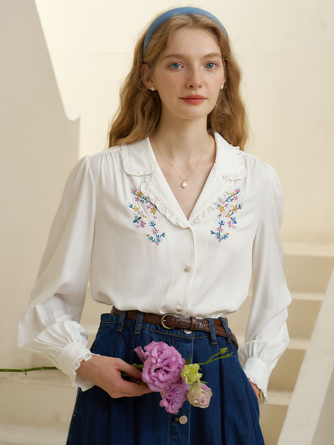 【Final Sale】Convallaria Floral Embroidered White Puff Top