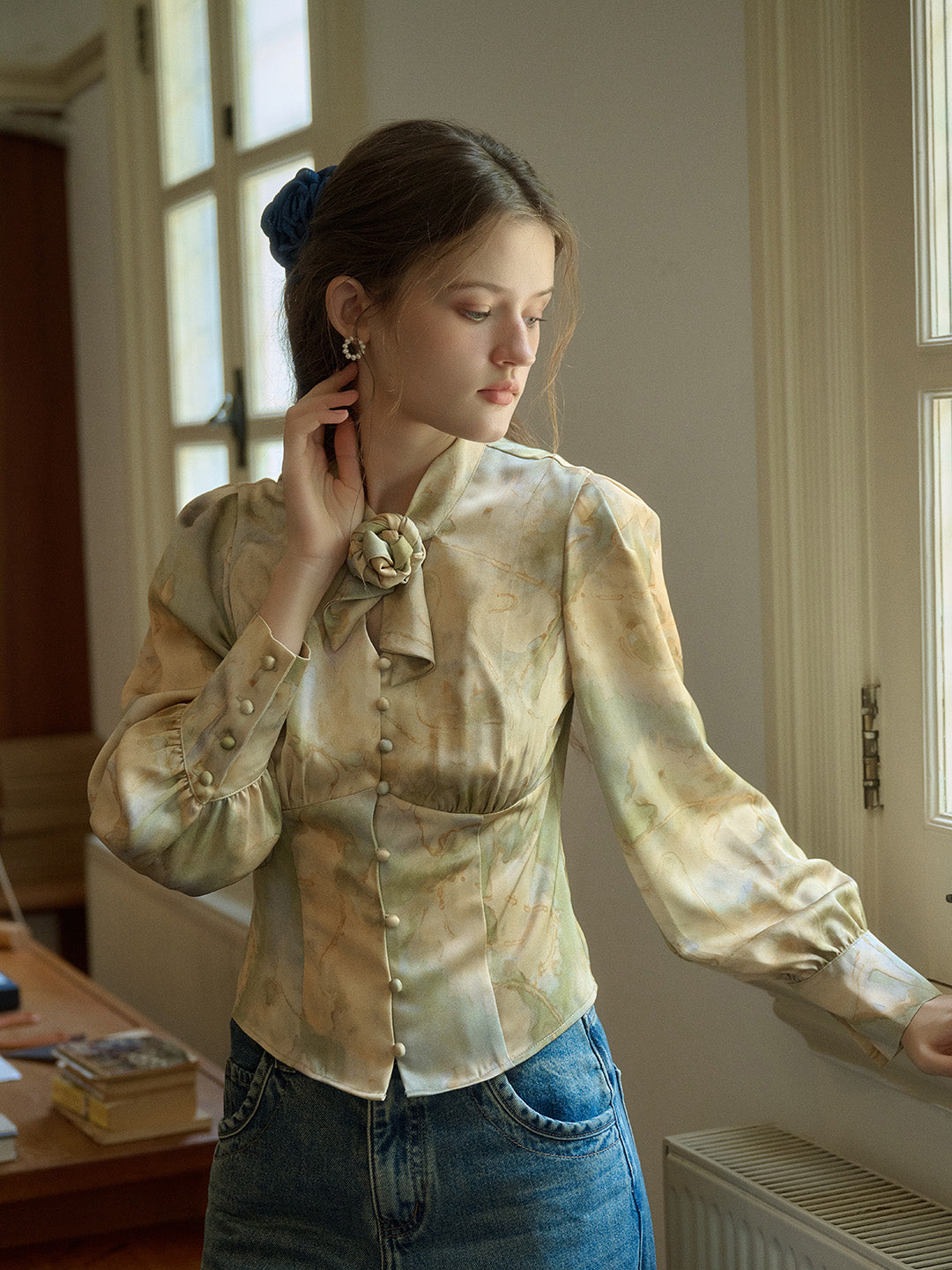 【Final Sale】Melina Retro Oil Painting Print V-Neck Lace-Up Lantern Sleeve Satin Blouse