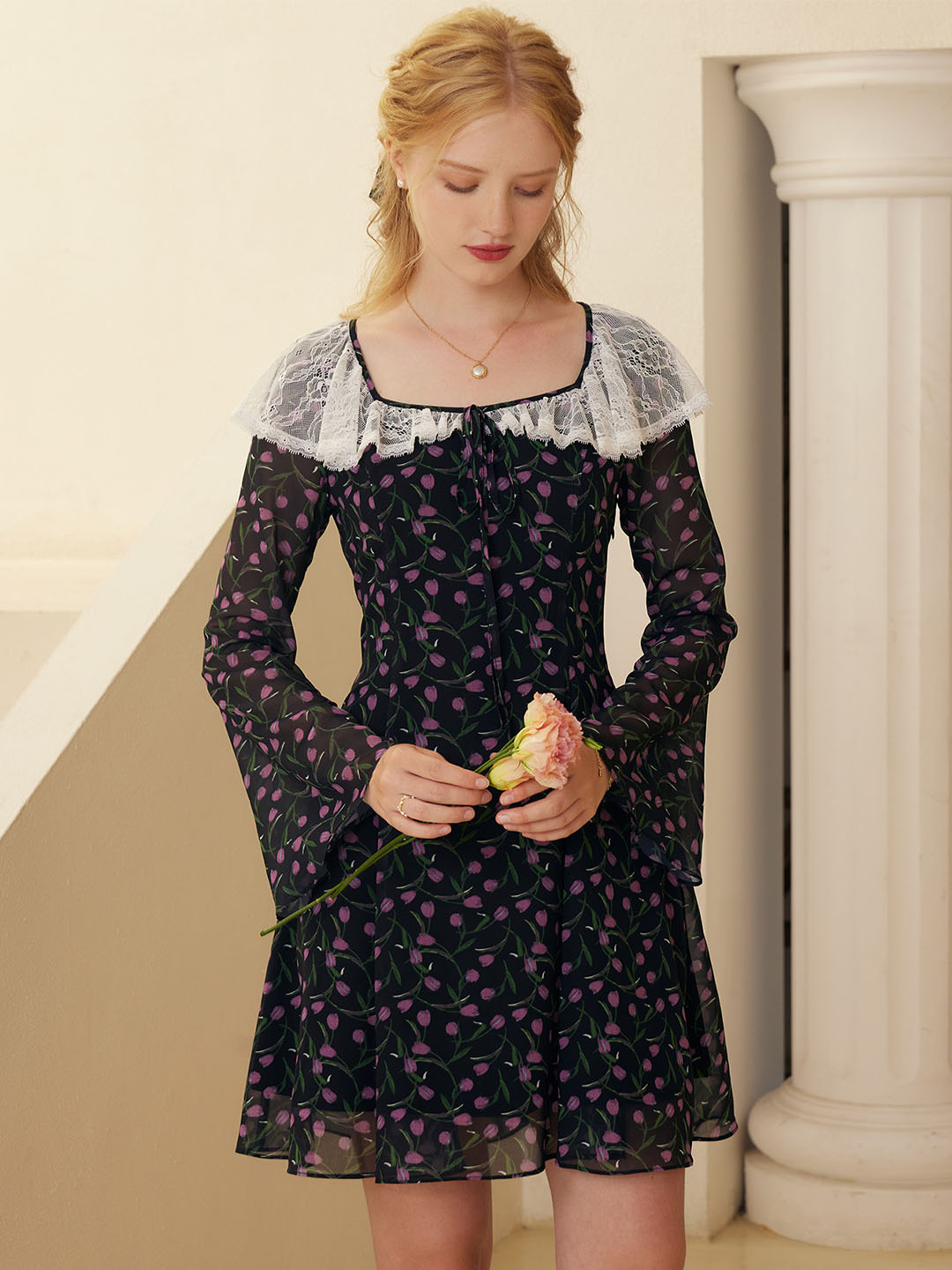 Sara Lace Patchwork Square Neck Tulip Print Dress Sara Lace Patchwork Square Neck Tulip Print Dress