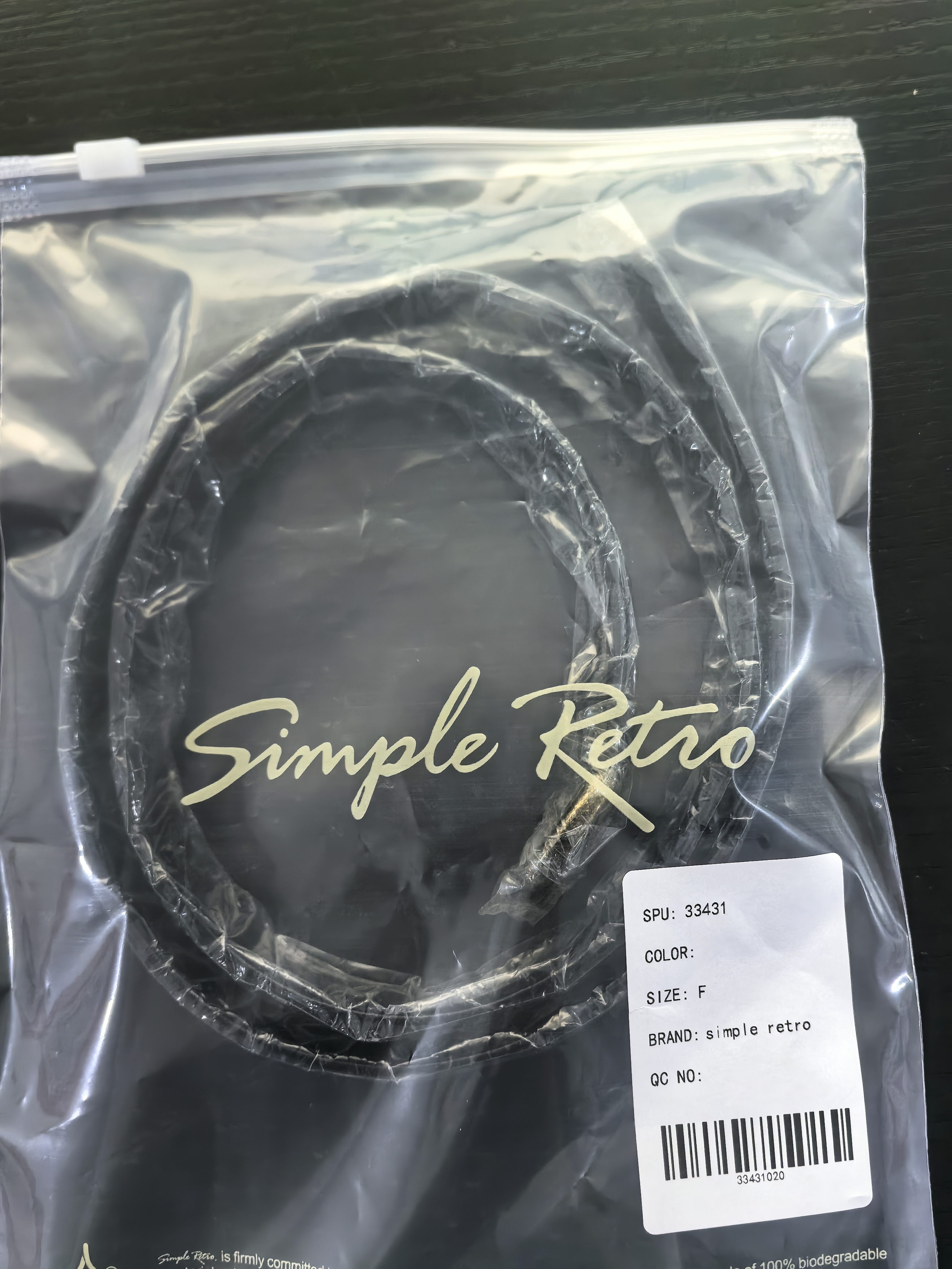 Simple Retro Eva Crocodile Pattern Black Red Leather Belt