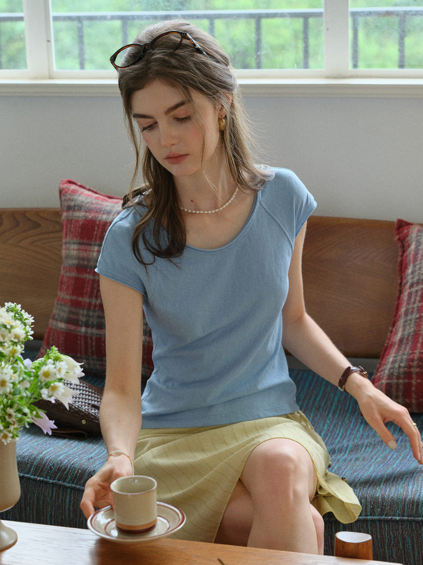 Dalia Round Neck Simple Top