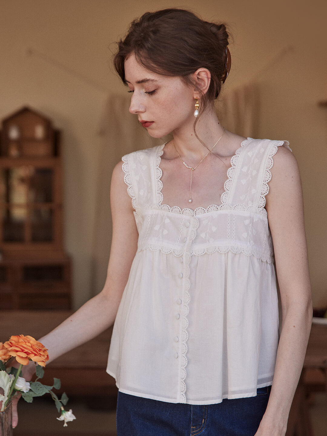 Emerie Flora Embroideried White Tank Top/Simple Retro/ 66045